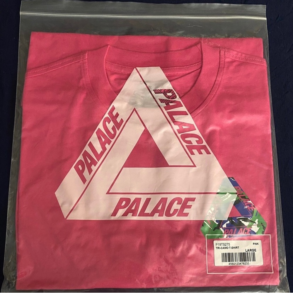 *NWT* Palace Tri-Camo T-Shirt (Pink)